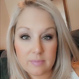 Meet your Posher, Halie